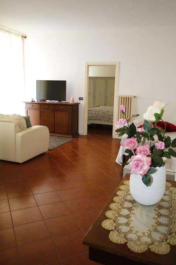 Blancohouse Viale Ceccarini Apartment Riccione Ngoại thất bức ảnh
